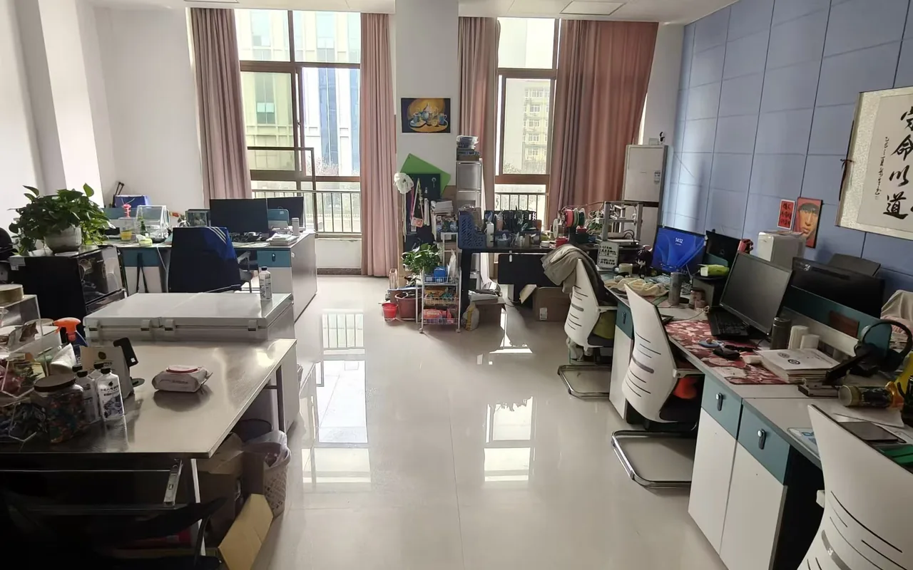 团队正式入驻研发办公场地